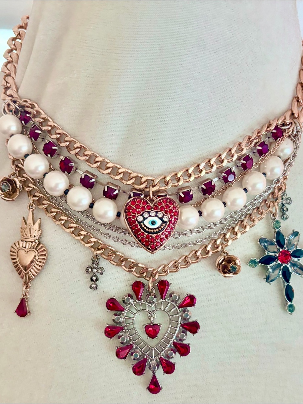 *RARE* VINTAGE Betsey Bold Heart, Evil Eye, Layered Charm Pearl Necklace